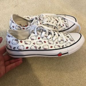 Converse Hello Kitty Sneakers Size 8